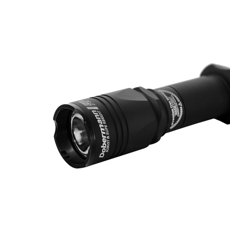 Armytec Dobermann Pro taktische Taschenlampe, weißes Licht, 1400 Lumen