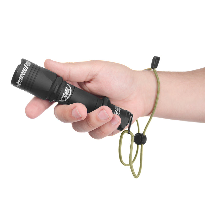Jäger ARMYTEK DOBERMANN TAKTISCHE TASCHENLAMPE (ROTLICHT)