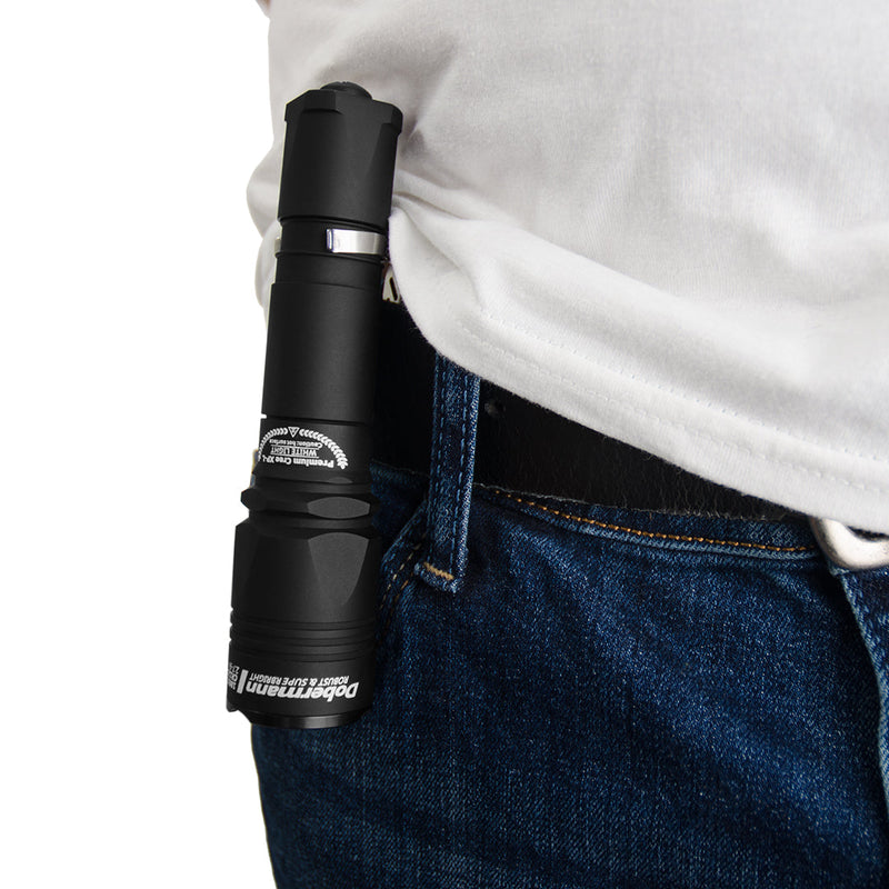 Jäger ARMYTEK DOBERMANN TAKTISCHE TASCHENLAMPE (ROTLICHT)